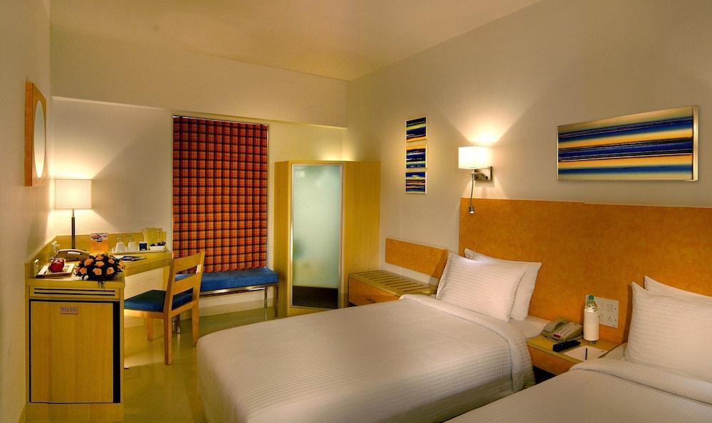 Grand Hometel A Sarovar Hotels — Photos 2